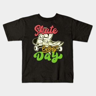 skate every day Kids T-Shirt